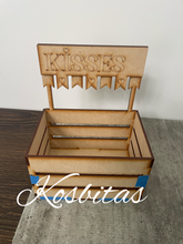Cargar imagen en el visor de la galería, Huacal dulces Kisses
