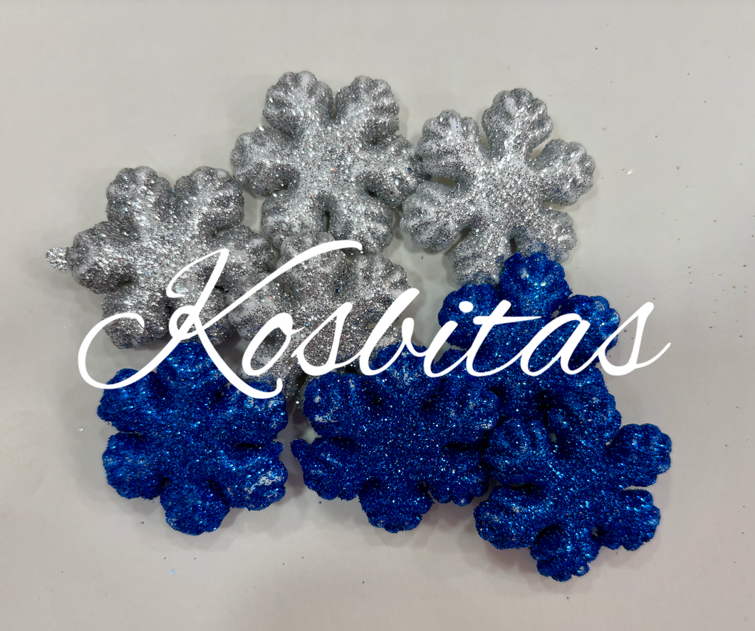 Figuras azul y plata