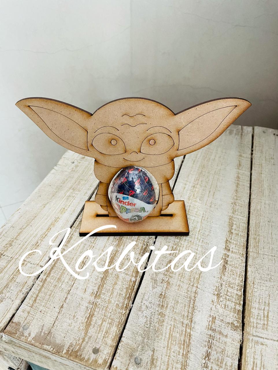 Baby yoda porta huevito con base