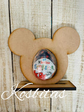 Cargar imagen en el visor de la galería, mickey porta huevito con base
