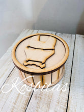 Cargar imagen en el visor de la galería, Caja redonda iron man

