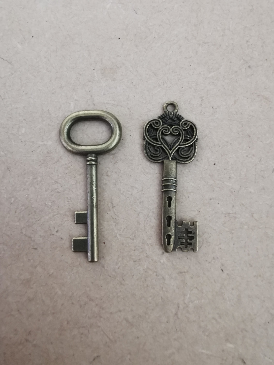 par de llaves antiguas