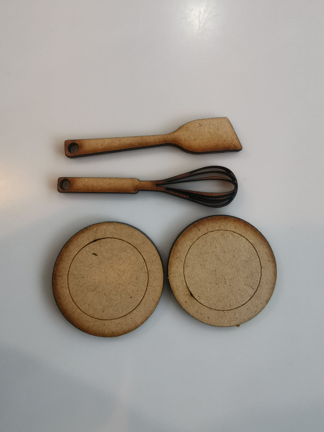 kit platos y utensilios