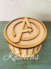Cargar imagen en el visor de la galería, Caja redonda Avengers
