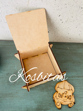 Cargar imagen en el visor de la galería, Caja personaje 9
