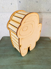 Cargar imagen en el visor de la galería, Caja Among us. 18x23x9cm
