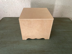 Caja con tapa 10x10x9cm