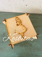 Cargar imagen en el visor de la galería, Caja personaje 11
