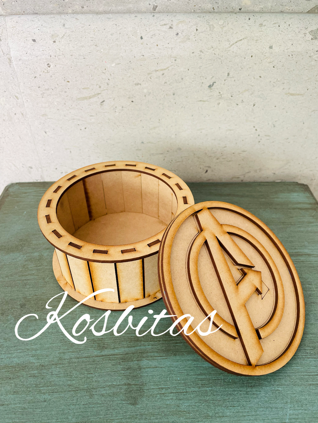 Caja redonda Avengers